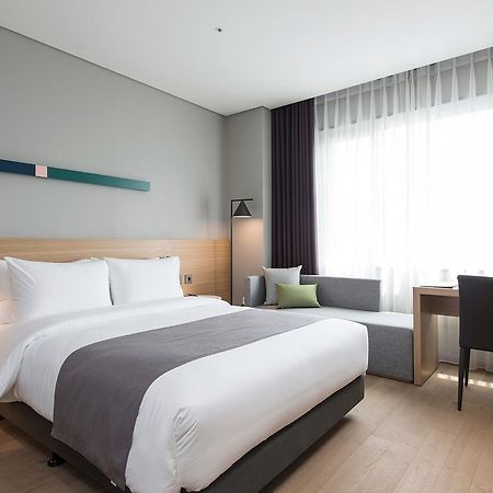 Alex 72 Hotel Suwon Exterior photo
