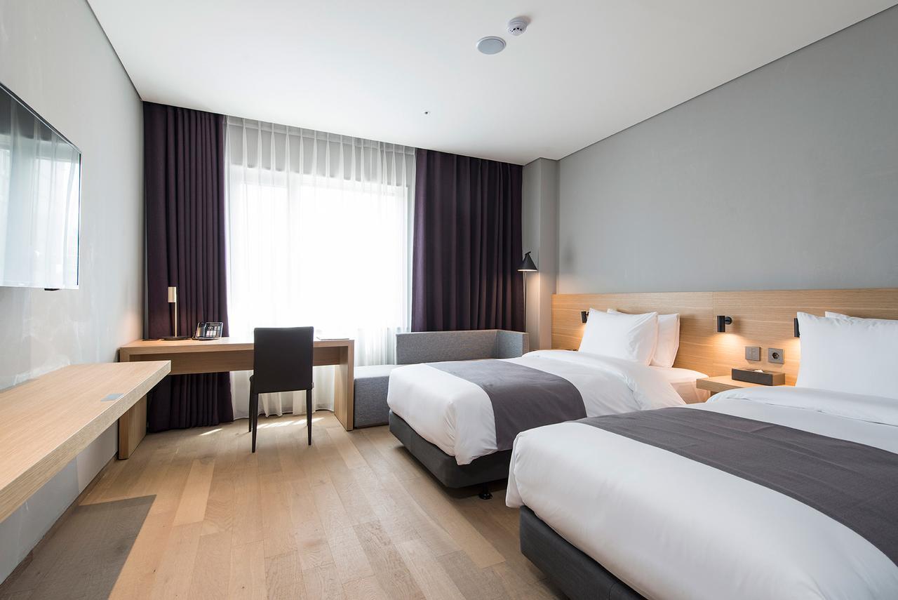 Alex 72 Hotel Suwon Exterior photo