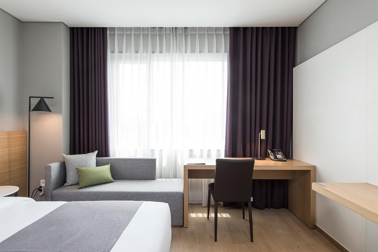Alex 72 Hotel Suwon Exterior photo